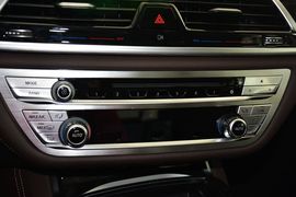 2016款宝马740Li领先型