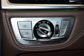 2016款宝马740Li领先型