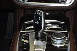 2016款宝马740Li领先型
