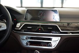 2016款宝马740Li领先型