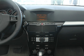 2010款欧宝雅特TWINTOP