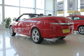 2010款欧宝雅特TWINTOP