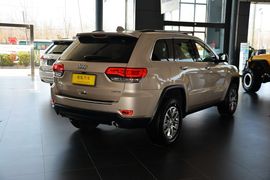 2015款Jeep大切诺基3.0L舒享导航版