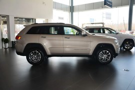2015款Jeep大切诺基3.0L舒享导航版