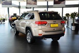 2015款Jeep大切诺基3.0L舒享导航版