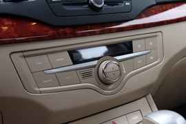 2010款荣威350南京静态评测