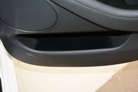 2013款起亚凯尊2.4L商务天窗版