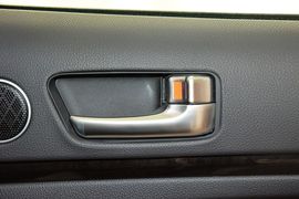 2013款起亚凯尊2.4L商务天窗版