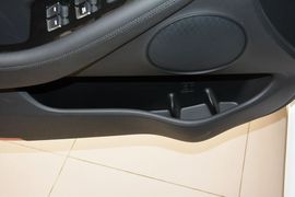 2013款起亚凯尊2.4L商务天窗版
