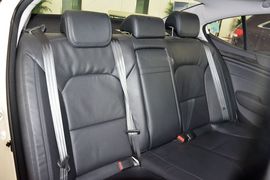 2013款起亚凯尊2.4L商务天窗版