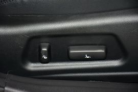 2013款起亚凯尊2.4L商务天窗版