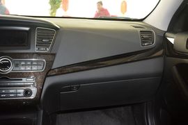 2013款起亚凯尊2.4L商务天窗版