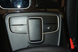 2013款起亚凯尊2.4L商务天窗版