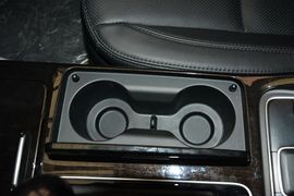 2013款起亚凯尊2.4L商务天窗版