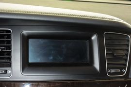 2013款起亚凯尊2.4L商务天窗版