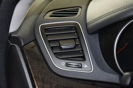2013款起亚凯尊2.4L商务天窗版