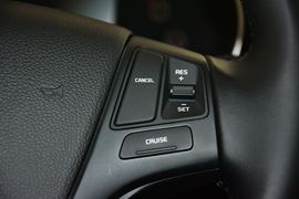 2013款起亚凯尊2.4L商务天窗版