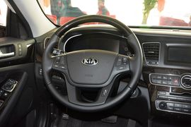 2013款起亚凯尊2.4L商务天窗版