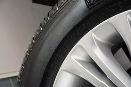 2013款起亚凯尊2.4L商务天窗版