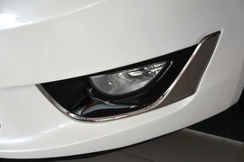 2013款起亚凯尊2.4L商务天窗版