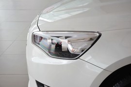 2013款起亚凯尊2.4L商务天窗版