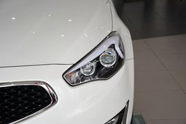 2013款起亚凯尊2.4L商务天窗版