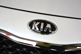 2013款起亚凯尊2.4L商务天窗版