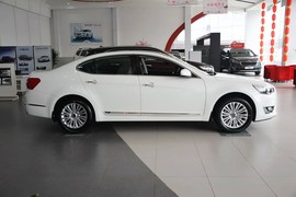 2013款起亚凯尊2.4L商务天窗版