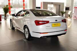 2013款起亚凯尊2.4L商务天窗版