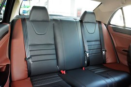 2015款比亚迪速锐1.5L手动舒适型