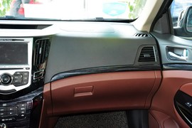 2015款比亚迪速锐1.5L手动舒适型
