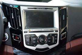 2015款比亚迪速锐1.5L手动舒适型