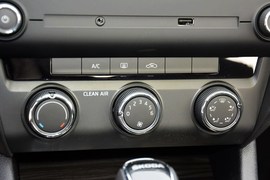 2016款斯柯达明锐1.6L自动智行版