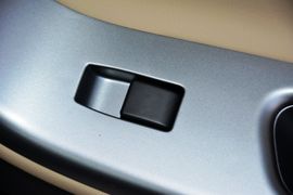 2016款海马福美来1.6L手动品尚型升级版