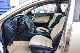 2016款海马福美来1.6L手动品尚型升级版