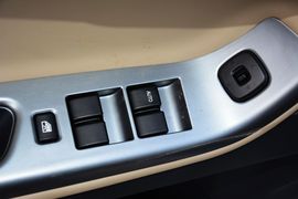 2016款海马福美来1.6L手动品尚型升级版