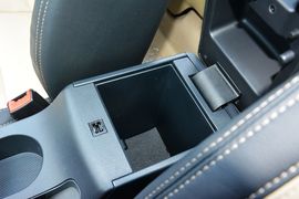 2016款海马福美来1.6L手动品尚型升级版