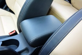 2016款海马福美来1.6L手动品尚型升级版