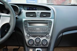 2016款海马福美来1.6L手动品尚型升级版