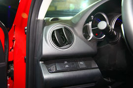 2010款马自达睿翼轿跑车上市现场实拍