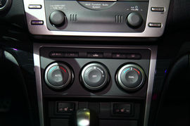 2010款马自达睿翼轿跑车上市现场实拍