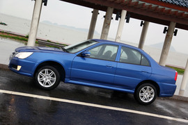 2010款东南菱悦CVT风采版试驾