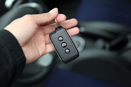 2010款东南菱悦CVT风采版试驾