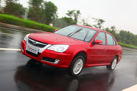 2010款东南菱悦CVT风采版试驾