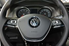2016款大众高尔夫1.4TSI自动豪华型