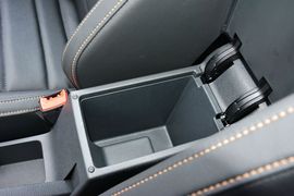 2016款大众全新宝来1.6L手动舒适型