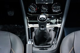 2016款大众全新宝来1.6L手动舒适型