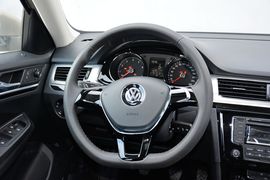 2016款大众全新宝来1.6L手动舒适型