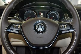 2016款大众帕萨特380TSI