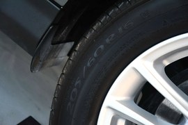 2015款福特福克斯两厢1.6L自动舒适型